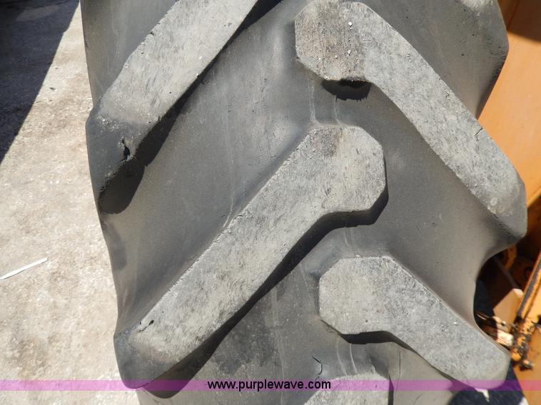 image for item D8054 1988 Case 485-380B tractor