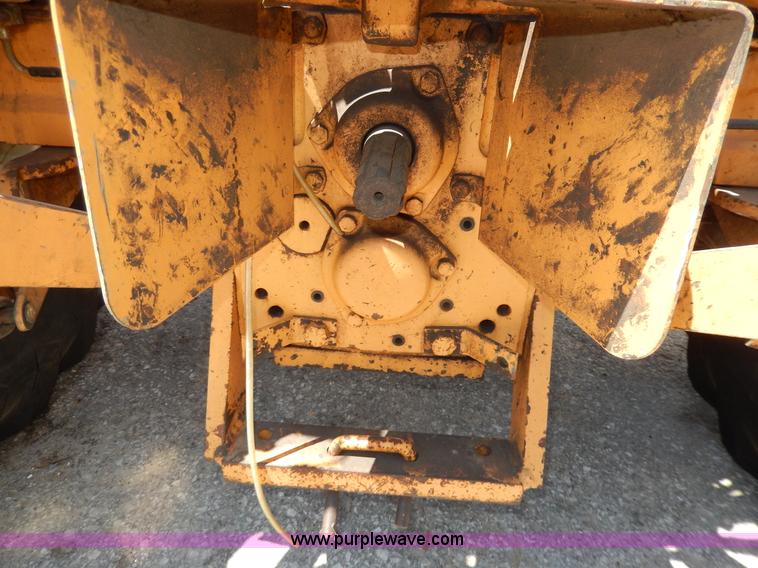 image for item D8054 1988 Case 485-380B tractor