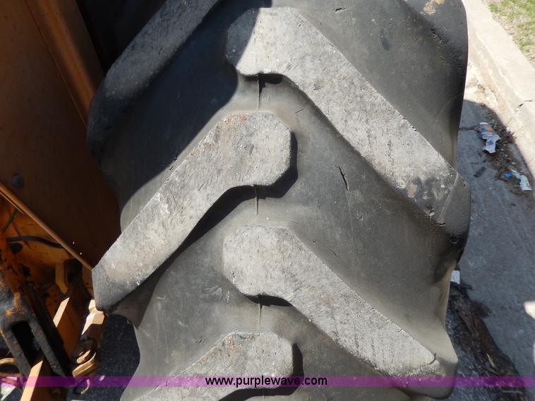 image for item D8054 1988 Case 485-380B tractor