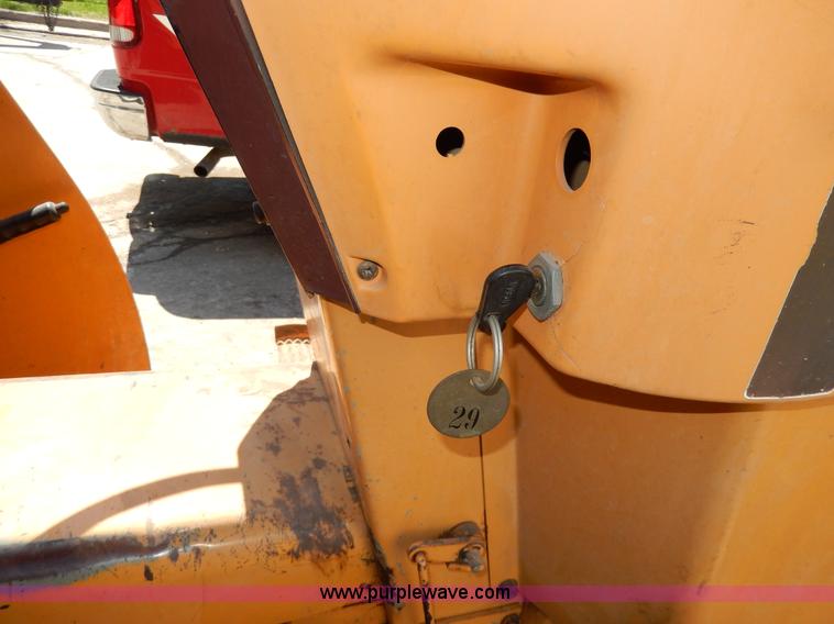 image for item D8054 1988 Case 485-380B tractor