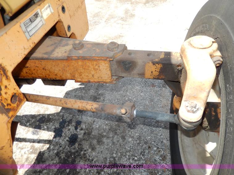 image for item D8054 1988 Case 485-380B tractor