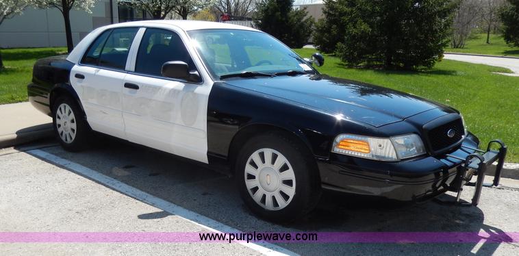image for item D8055 2007 Ford Crown Victoria Police Interceptor