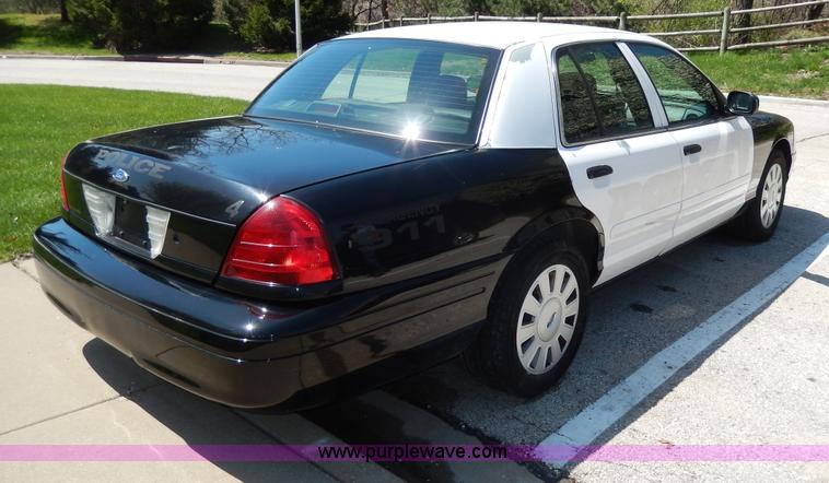 image for item D8055 2007 Ford Crown Victoria Police Interceptor