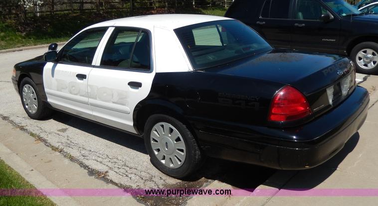 image for item D8055 2007 Ford Crown Victoria Police Interceptor