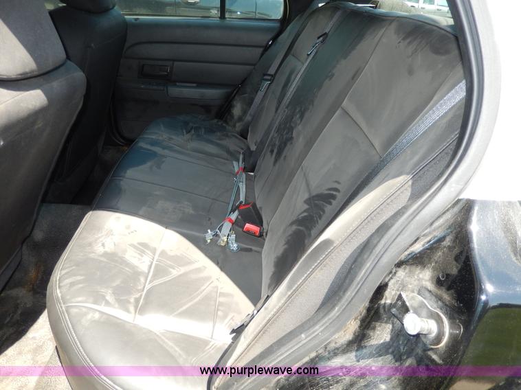 image for item D8055 2007 Ford Crown Victoria Police Interceptor