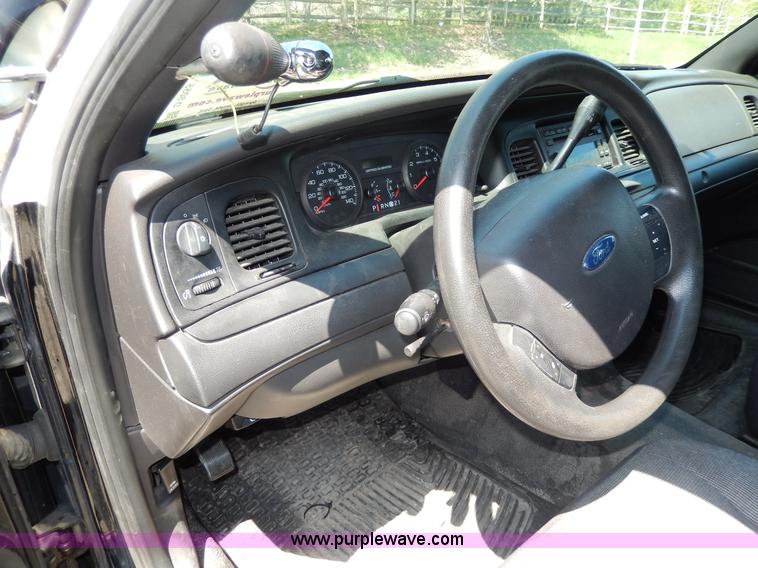 image for item D8055 2007 Ford Crown Victoria Police Interceptor