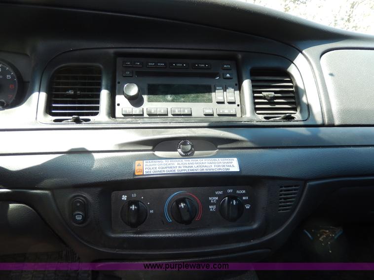 image for item D8055 2007 Ford Crown Victoria Police Interceptor