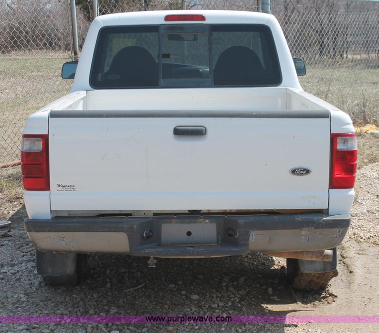 image for item E3331 2002 Ford Ranger pickup truck
