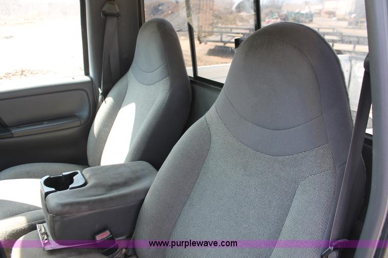 image for item E3331 2002 Ford Ranger pickup truck