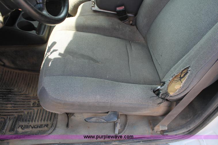 image for item E3331 2002 Ford Ranger pickup truck