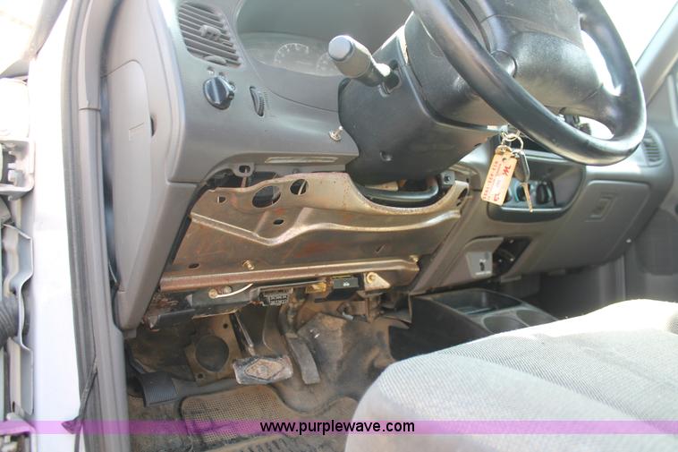 image for item E3331 2002 Ford Ranger pickup truck