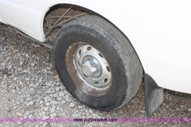 image for item E3331 2002 Ford Ranger pickup truck