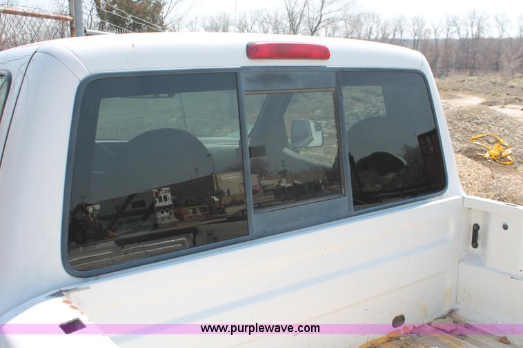image for item E3331 2002 Ford Ranger pickup truck