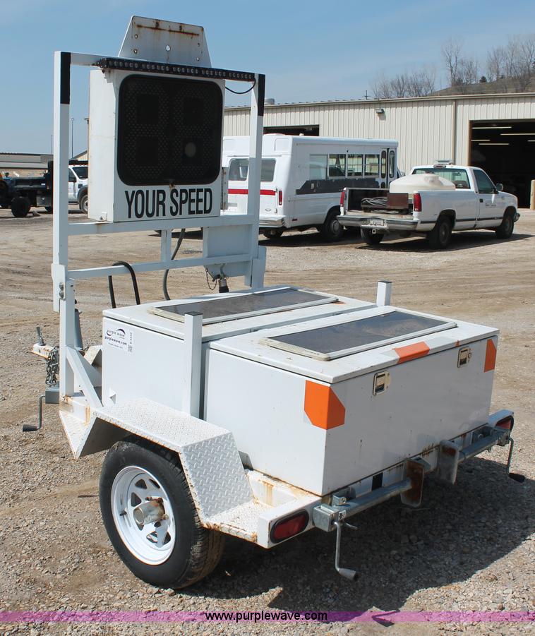 image for item E3332 Mobile speed radar detector