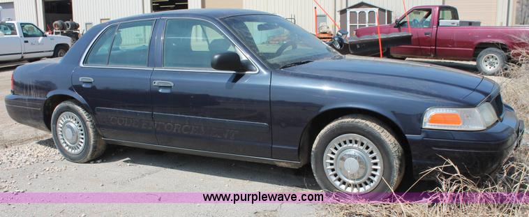 image for item E3333 2001 Ford Crown Victoria Police Interceptor