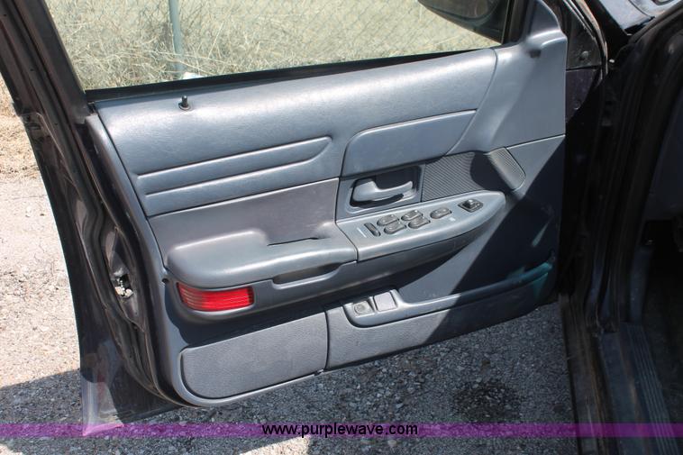 image for item E3333 2001 Ford Crown Victoria Police Interceptor