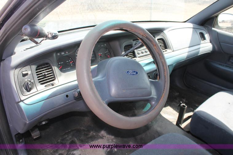 image for item E3333 2001 Ford Crown Victoria Police Interceptor