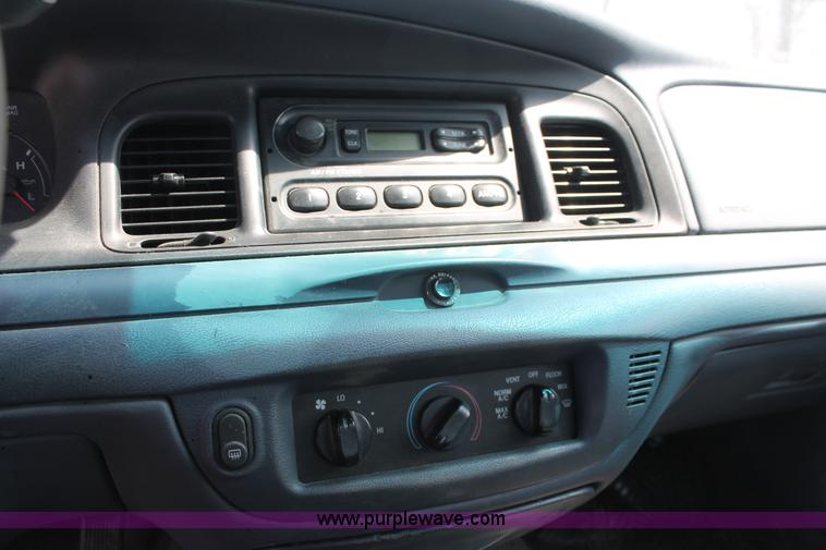 image for item E3333 2001 Ford Crown Victoria Police Interceptor