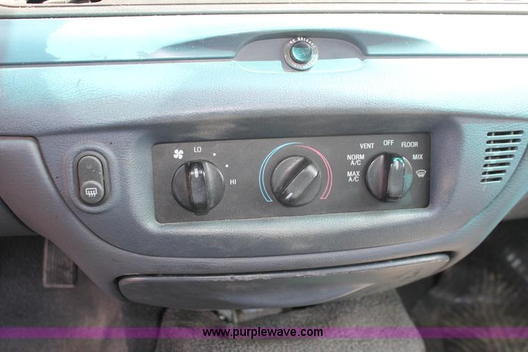 image for item E3333 2001 Ford Crown Victoria Police Interceptor