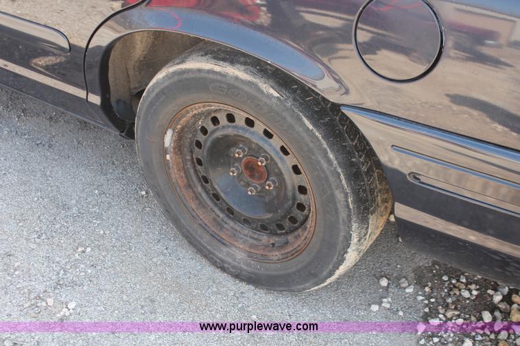 image for item E3333 2001 Ford Crown Victoria Police Interceptor