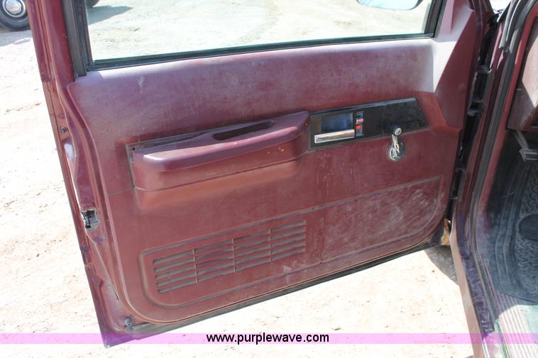 image for item E3334 1994 Chevrolet Cheyenne 1500 pickup truck