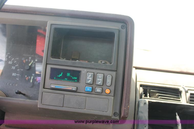 image for item E3334 1994 Chevrolet Cheyenne 1500 pickup truck