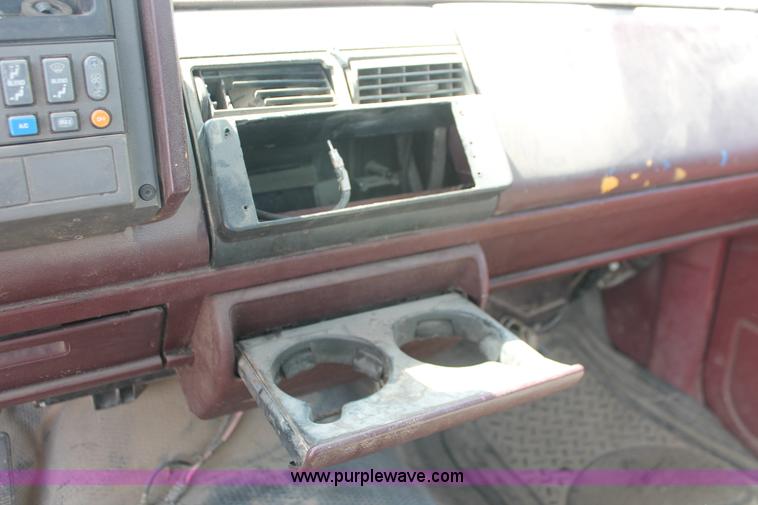 image for item E3334 1994 Chevrolet Cheyenne 1500 pickup truck