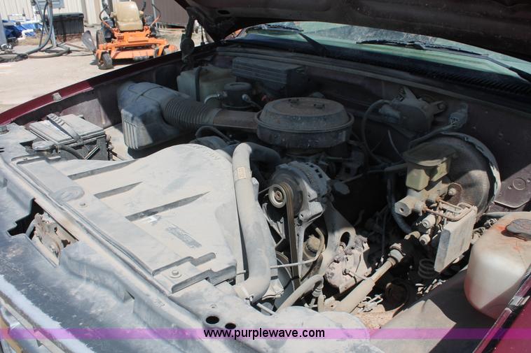 image for item E3334 1994 Chevrolet Cheyenne 1500 pickup truck