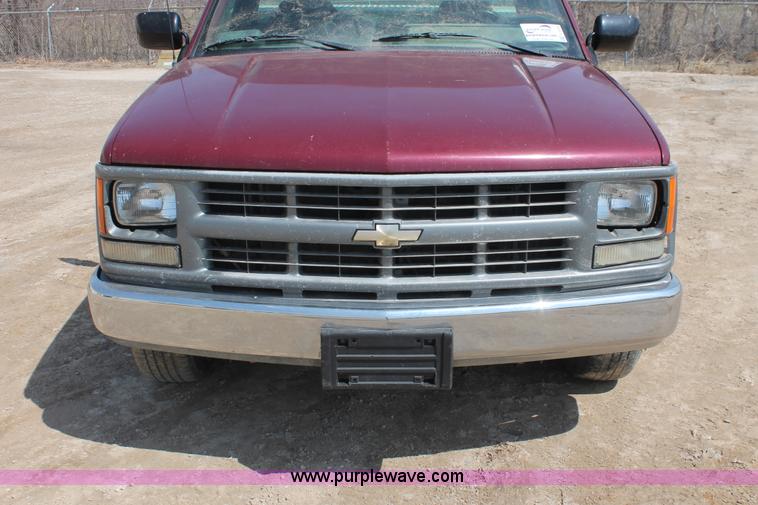 image for item E3334 1994 Chevrolet Cheyenne 1500 pickup truck