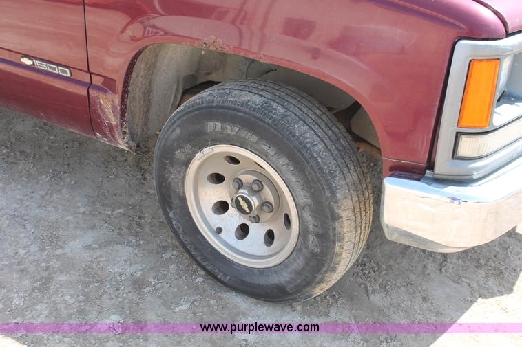 image for item E3334 1994 Chevrolet Cheyenne 1500 pickup truck