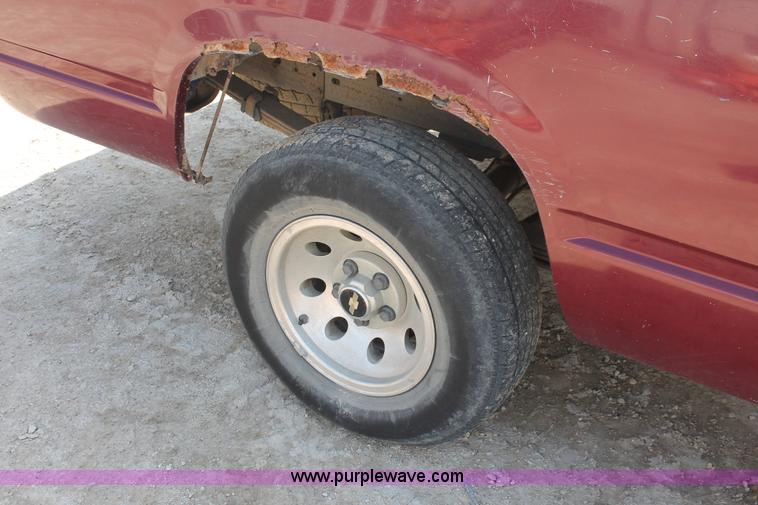 image for item E3334 1994 Chevrolet Cheyenne 1500 pickup truck