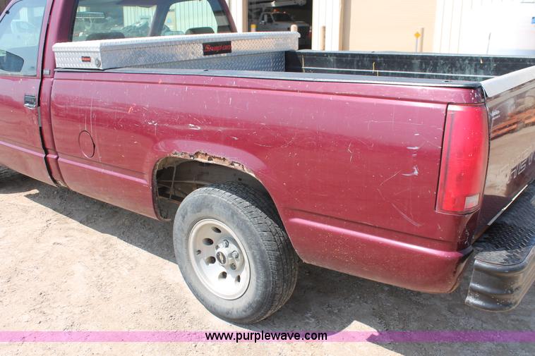 image for item E3334 1994 Chevrolet Cheyenne 1500 pickup truck
