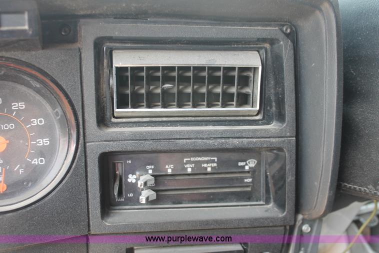 image for item E3335 1989 GMC TopKick 7000 EMS building maintenance truck