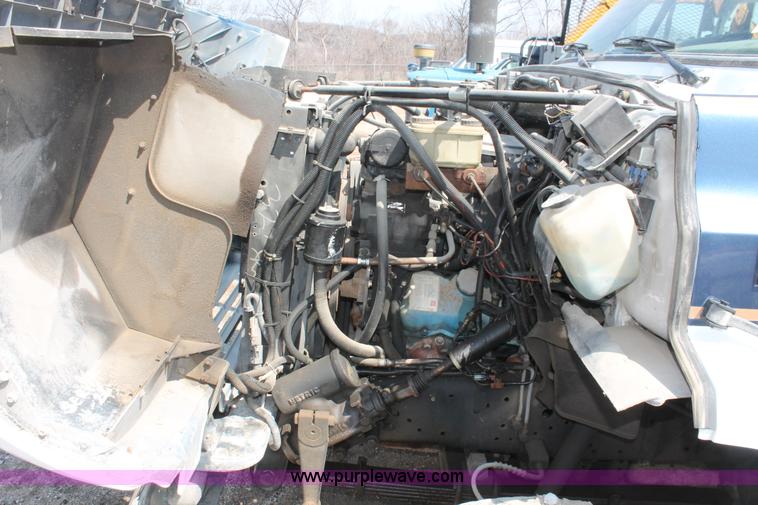 image for item E3335 1989 GMC TopKick 7000 EMS building maintenance truck