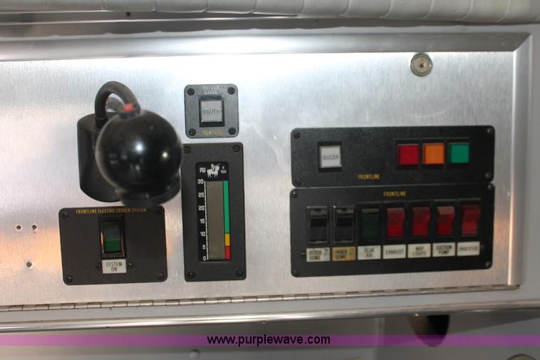 image for item E3335 1989 GMC TopKick 7000 EMS building maintenance truck