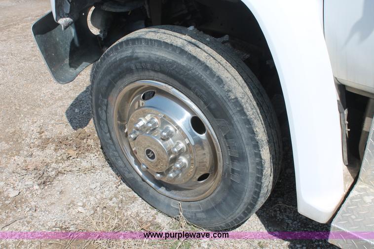 image for item E3335 1989 GMC TopKick 7000 EMS building maintenance truck