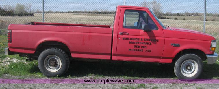 image for item E3382 1995 Ford F250 XL pickup truck