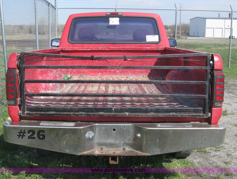 image for item E3382 1995 Ford F250 XL pickup truck