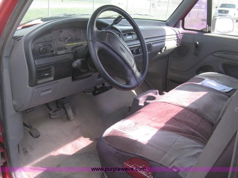 image for item E3382 1995 Ford F250 XL pickup truck