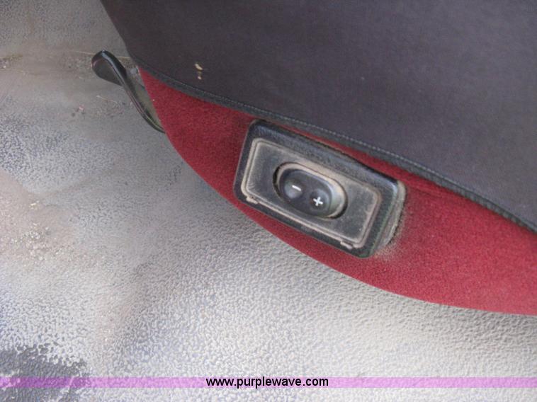 image for item E3382 1995 Ford F250 XL pickup truck