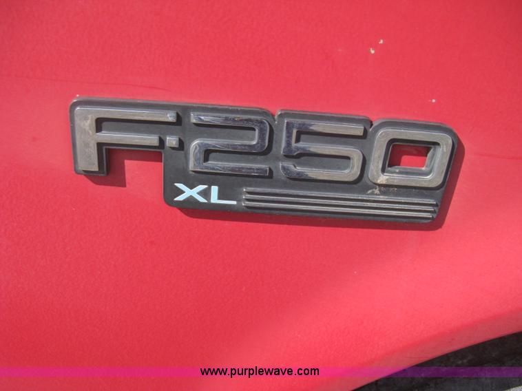 image for item E3382 1995 Ford F250 XL pickup truck