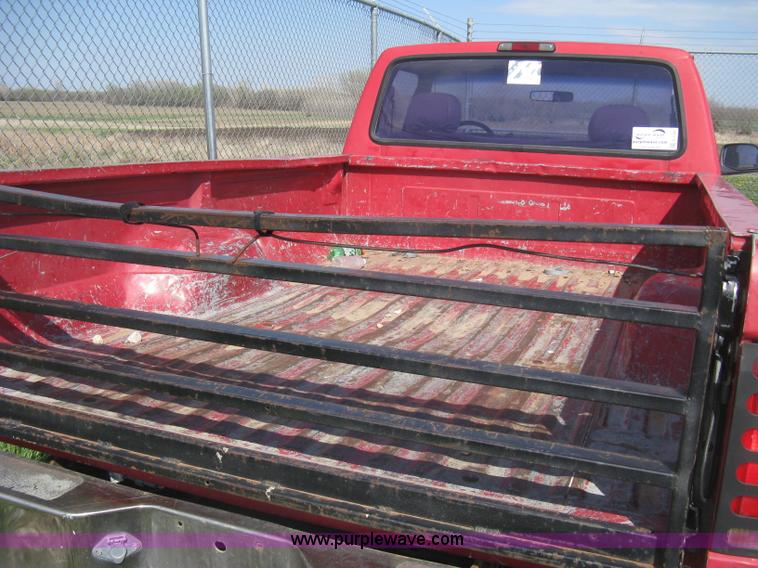 image for item E3382 1995 Ford F250 XL pickup truck