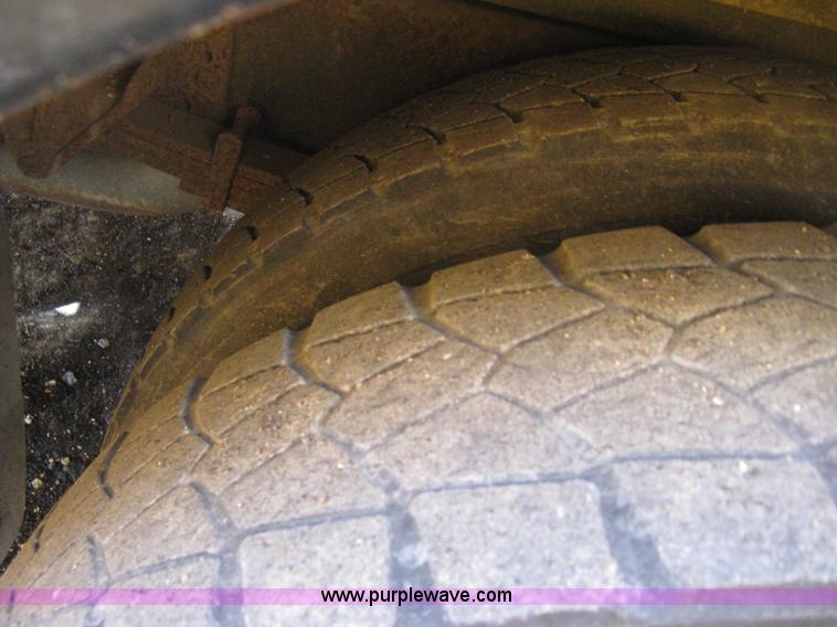 image for item E3383 1992 Blue Bird TC2000 school bus