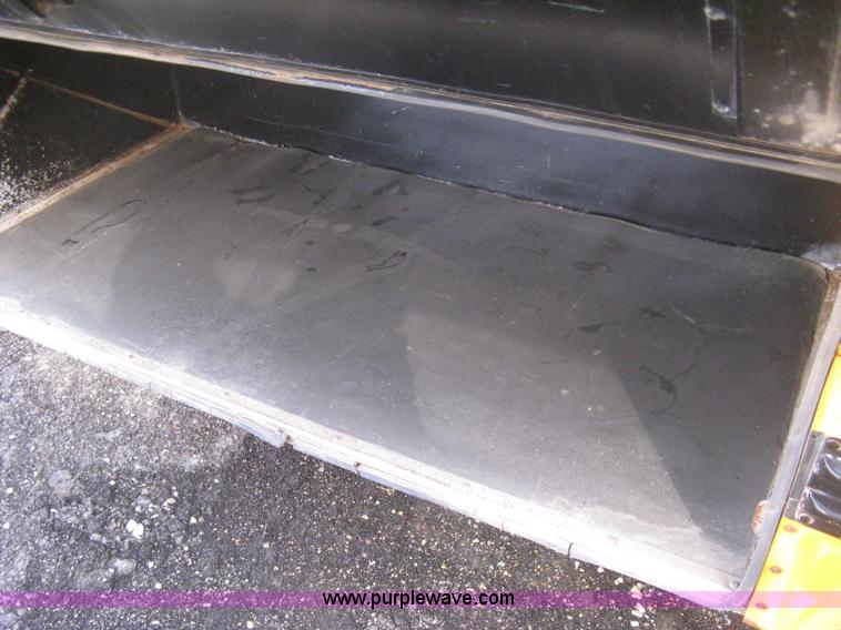 image for item E3383 1992 Blue Bird TC2000 school bus