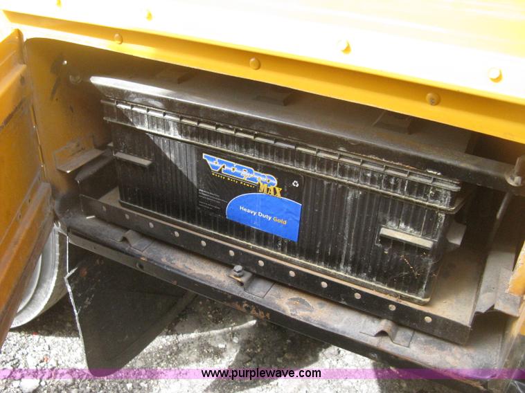 image for item E3383 1992 Blue Bird TC2000 school bus