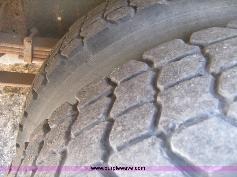 image for item E3385 1992 Blue Bird TC2000 school bus