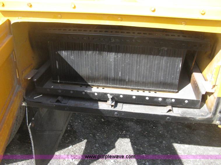 image for item E3385 1992 Blue Bird TC2000 school bus