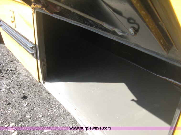 image for item E3385 1992 Blue Bird TC2000 school bus