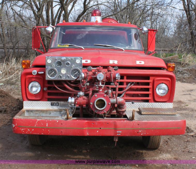 image for item E8380 1976 Ford fire engine