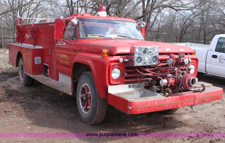 image for item E8380 1976 Ford fire engine